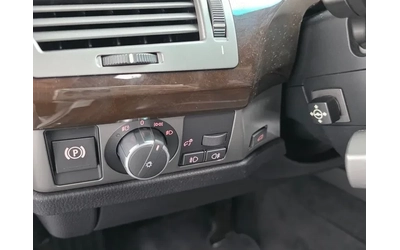 BMW 740 i - автомобили, коли, обяви за нови и употребявани 11