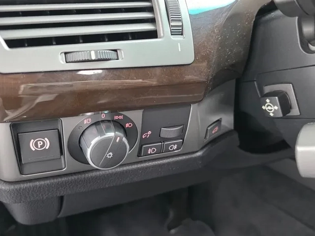 BMW 740 i - автомобили, коли, обяви за нови и употребявани 11