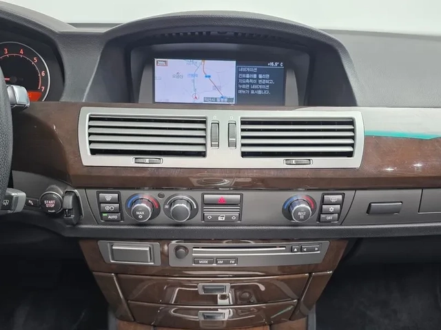 BMW 740 i - автомобили, коли, обяви за нови и употребявани 15