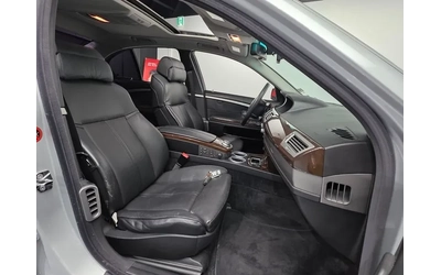 BMW 740 i - автомобили, коли, обяви за нови и употребявани 9