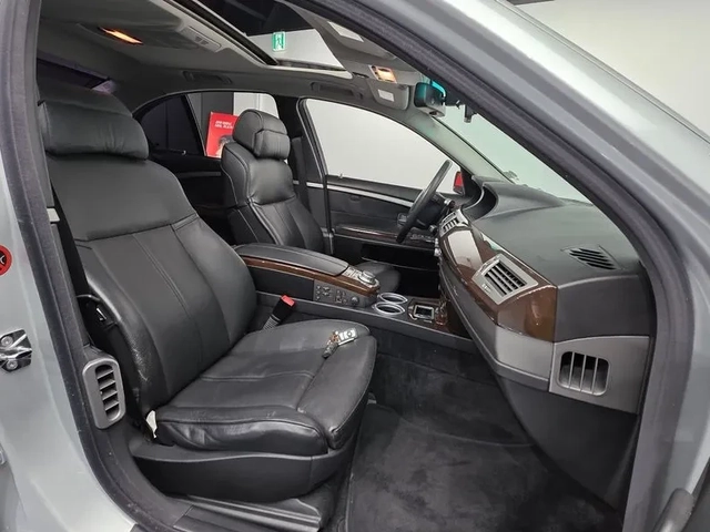 BMW 740 i - автомобили, коли, обяви за нови и употребявани 9