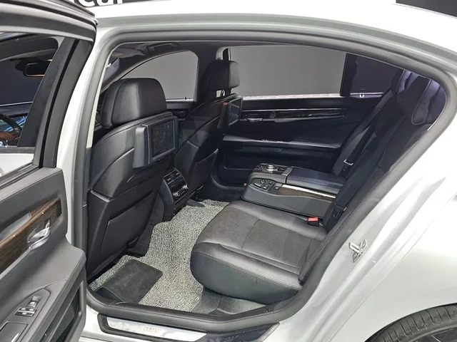 BMW 740 Li - автомобили, коли, обяви за нови и употребявани 10