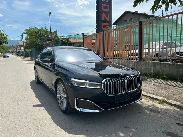 BMW 740 XDrive| Laser| Head Up| EURO6 - автомобили, коли, обяви за нови и употребявани 1