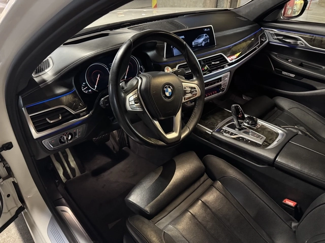 BMW 740 M SPORT | SHADOWLINE | AMBIENT AIR - автомобили, коли, обяви за нови и употребявани 10