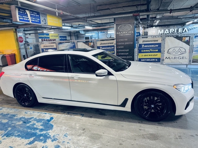 BMW 740 M SPORT | SHADOWLINE | AMBIENT AIR - автомобили, коли, обяви за нови и употребявани 4
