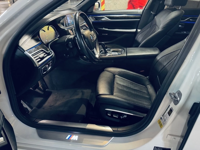 BMW 740 M SPORT | SHADOWLINE | AMBIENT AIR - автомобили, коли, обяви за нови и употребявани 6