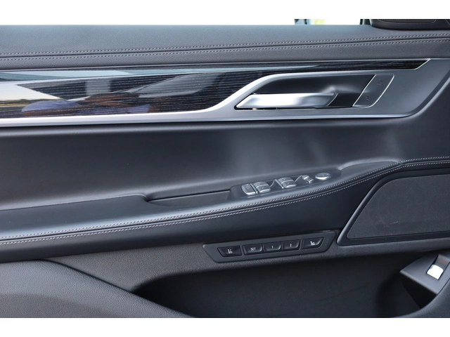 BMW 740 * INDIVIDUAL* XDRIVE* LASER LIGHTS* 360* - автомобили, коли, обяви за нови и употребявани 12
