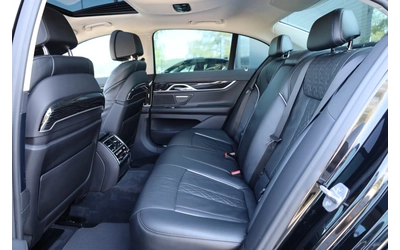 BMW 740 * INDIVIDUAL* XDRIVE* LASER LIGHTS* 360* - автомобили, коли, обяви за нови и употребявани 15