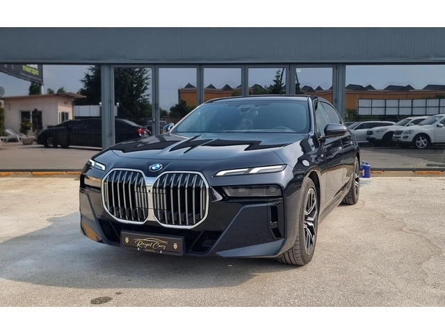 BMW 740 * INDIVIDUAL* Xdrive* Mpack* Head up* Distr* B&W* - автомобили, коли, обяви за нови и употребявани 0