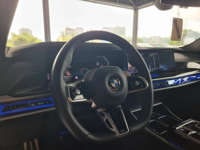 BMW 740 * INDIVIDUAL* Xdrive* Mpack* Head up* Distr* B&W* - автомобили, коли, обяви за нови и употребявани 12
