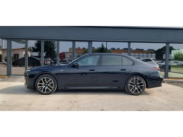 BMW 740 * INDIVIDUAL* Xdrive* Mpack* Head up* Distr* B&W* - автомобили, коли, обяви за нови и употребявани 3