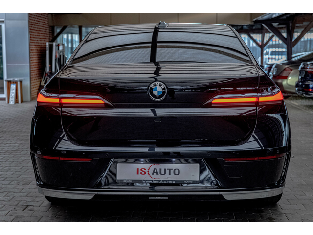 BMW 740 d/BMW Individual/Bower&Wilkins/Камера 360/Панорама/Massage - автомобили, коли, обяви за нови и употребявани 3