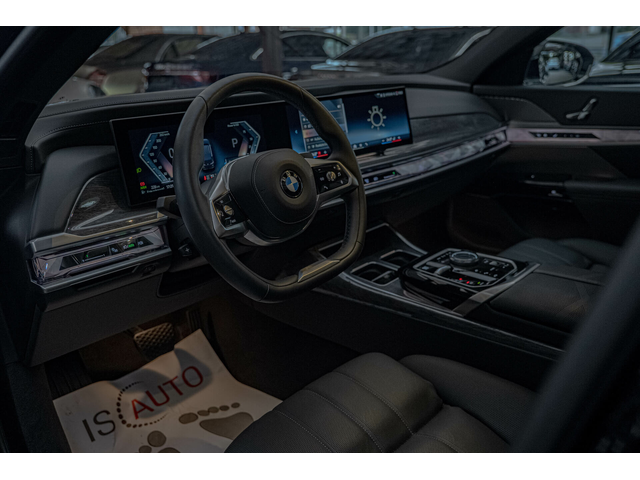 BMW 740 d/BMW Individual/Bower&Wilkins/Камера 360/Панорама/Massage - автомобили, коли, обяви за нови и употребявани 6