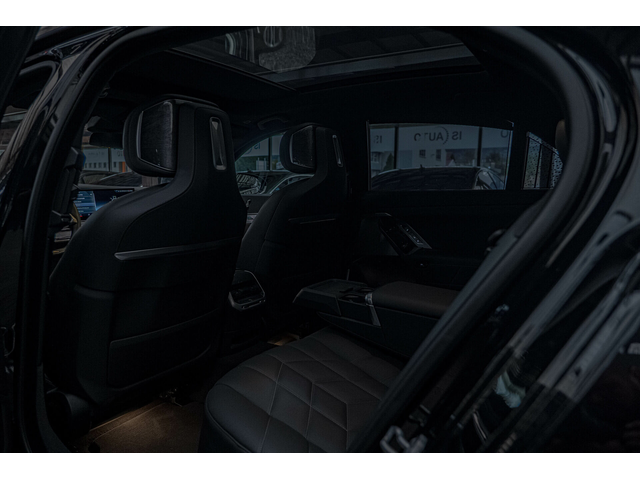BMW 740 d/BMW Individual/Bower&Wilkins/Камера 360/Панорама/Massage - автомобили, коли, обяви за нови и употребявани 7