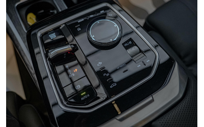 BMW 740 d/BMW Individual/Bower&Wilkins/Камера 360/Панорама/Massage - автомобили, коли, обяви за нови и употребявани 9