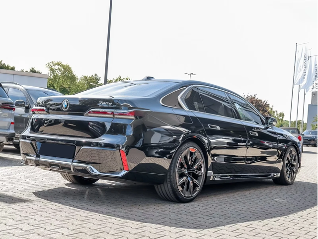 BMW 740 740 - автомобили, коли, обяви за нови и употребявани 3