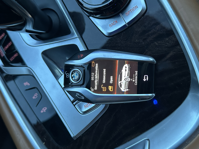 BMW 740 i Long M-pack Nappa Carbon Core - автомобили, коли, обяви за нови и употребявани 11