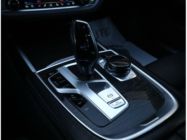 BMW 740 Long/xDrive/Bower&Willkins/Панорама/Обдухване/ - автомобили, коли, обяви за нови и употребявани 10