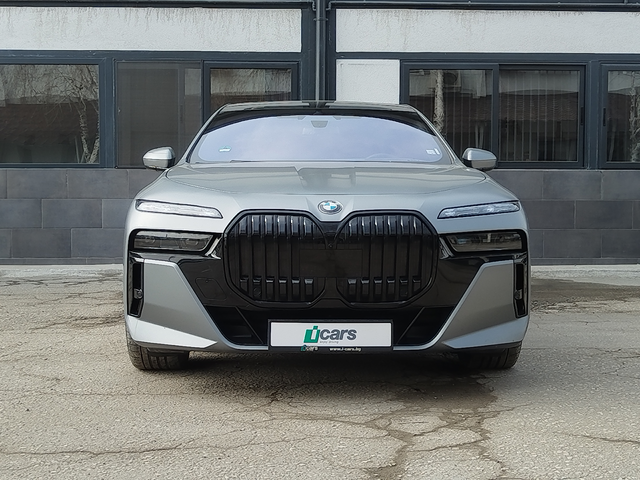 BMW 740 X Drive - автомобили, коли, обяви за нови и употребявани 1