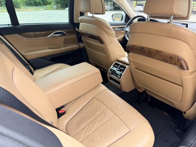 BMW 740 xDrive/Доказуем Пробег/Първи собственик/FULL - автомобили, коли, обяви за нови и употребявани 16