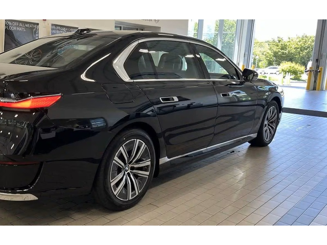 BMW 740d 740d xDrive - автомобили, коли, обяви за нови и употребявани 3