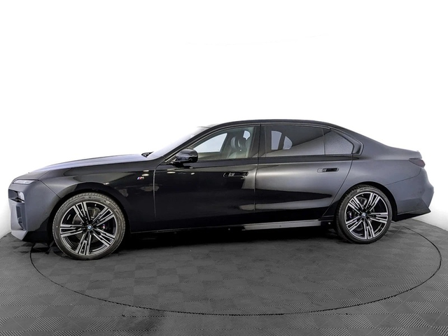 BMW 740d 740d xDrive M-Pack - автомобили, коли, обяви за нови и употребявани 2