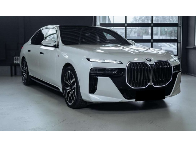 BMW 740d 740d xDrive M Pack - автомобили, коли, обяви за нови и употребявани 2
