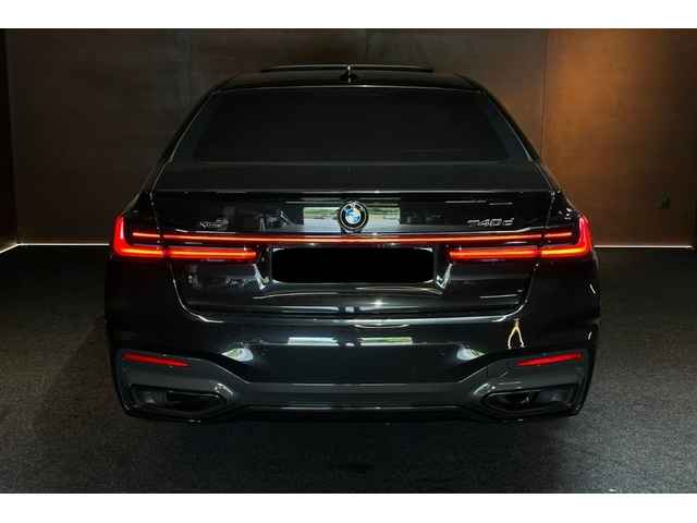 BMW 740d 740d xDrive M-Pack - автомобили, коли, обяви за нови и употребявани 4