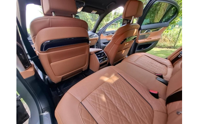 BMW 740d 740d xDrive M-Sport - автомобили, коли, обяви за нови и употребявани 6