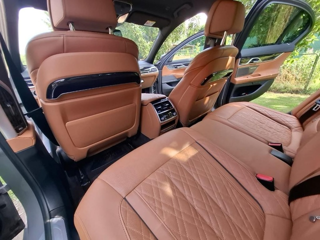 BMW 740d 740d xDrive M-Sport - автомобили, коли, обяви за нови и употребявани 6