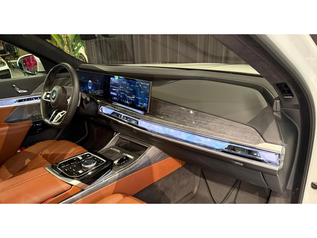 BMW 740d 740d xDrive M-Sport Pack - автомобили, коли, обяви за нови и употребявани 10