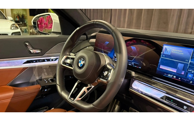 BMW 740d 740d xDrive M-Sport Pack - автомобили, коли, обяви за нови и употребявани 11