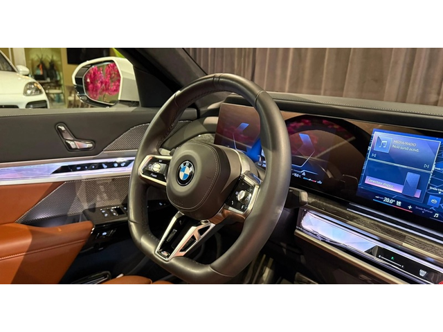 BMW 740d 740d xDrive M-Sport Pack - автомобили, коли, обяви за нови и употребявани 11