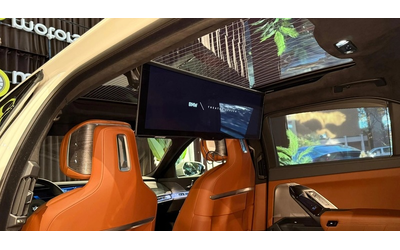 BMW 740d 740d xDrive M-Sport Pack - автомобили, коли, обяви за нови и употребявани 9