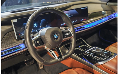 BMW 740d 740d xDrive M Sport Package Pro - автомобили, коли, обяви за нови и употребявани 7