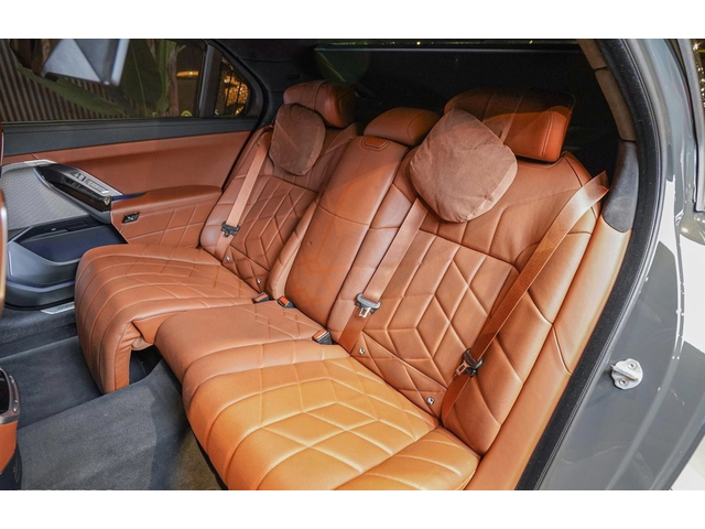 BMW 740d 740d xDrive M Sport Package Pro - автомобили, коли, обяви за нови и употребявани 9