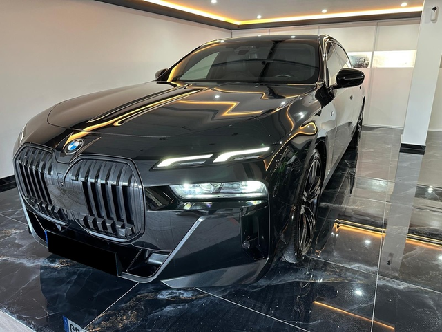 BMW 740d 740d xDrive M-Sport paket - автомобили, коли, обяви за нови и употребявани 0