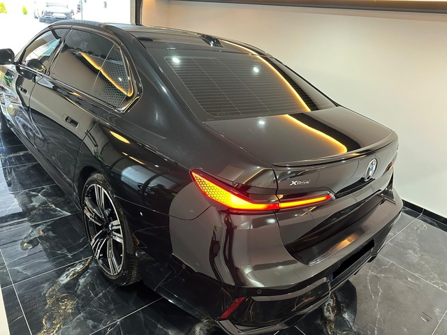 BMW 740d 740d xDrive M-Sport paket - автомобили, коли, обяви за нови и употребявани 4