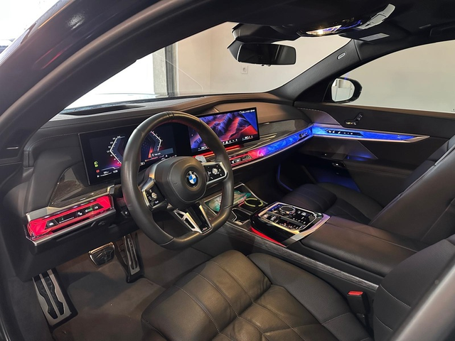 BMW 740d 740d xDrive M-Sport paket - автомобили, коли, обяви за нови и употребявани 7