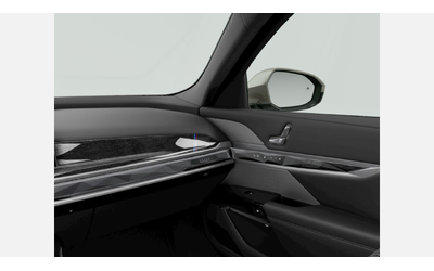 BMW 740d xDrive - автомобили, коли, обяви за нови и употребявани 10