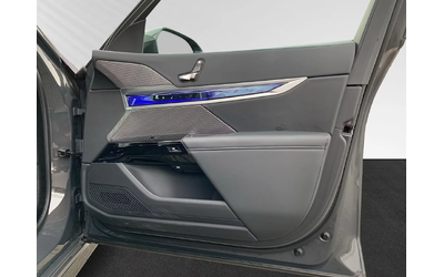 BMW 740d 740d - автомобили, коли, обяви за нови и употребявани 11