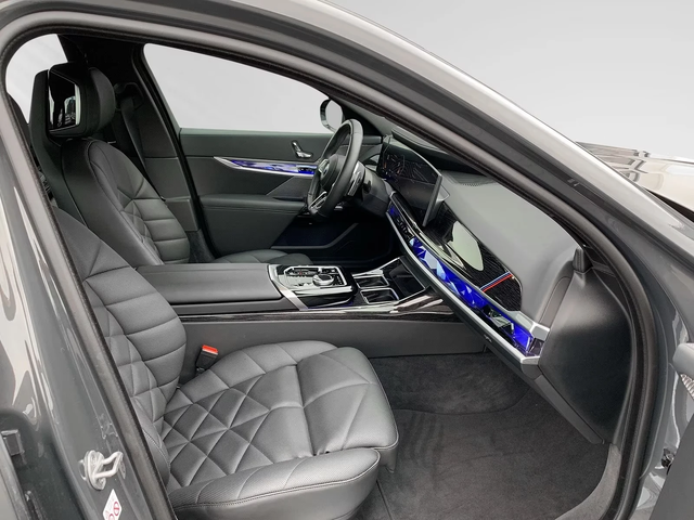 BMW 740d 740d - автомобили, коли, обяви за нови и употребявани 4