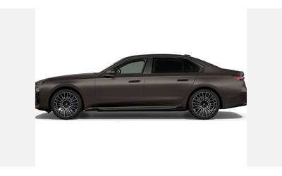 bmw-740d-xdrive-sedan - 3