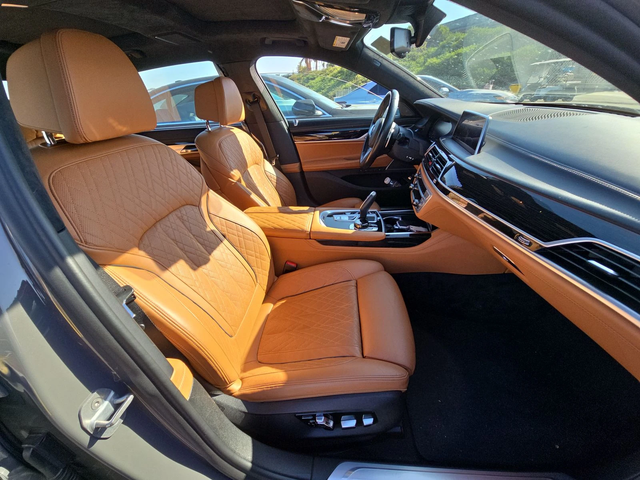 BMW 750 M-PACK* LASERLIGHT* DISTRO* HEADUP* МАСАЖ* ОБДУХ* - автомобили, коли, обяви за нови и употребявани 12