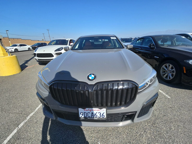 BMW 750 M-PACK* LASERLIGHT* DISTRO* HEADUP* МАСАЖ* ОБДУХ* - автомобили, коли, обяви за нови и употребявани 1