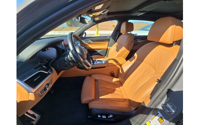 BMW 750 M-PACK* LASERLIGHT* DISTRO* HEADUP* МАСАЖ* ОБДУХ* - автомобили, коли, обяви за нови и употребявани 9