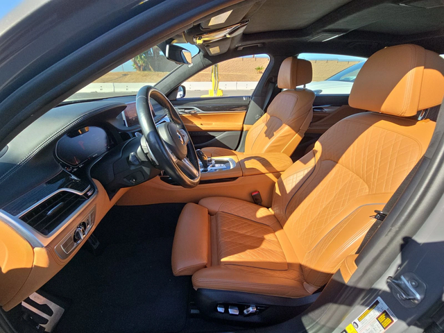 BMW 750 M-PACK* LASERLIGHT* DISTRO* HEADUP* МАСАЖ* ОБДУХ* - автомобили, коли, обяви за нови и употребявани 9