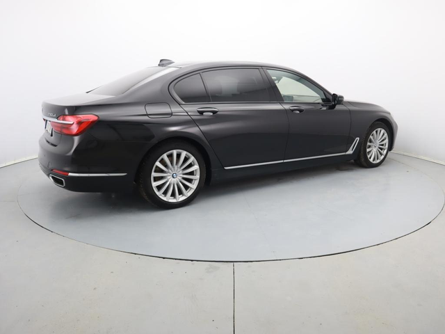 BMW 750 - автомобили, коли, обяви за нови и употребявани 11