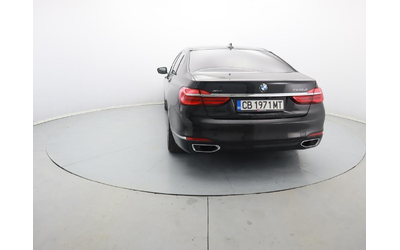 BMW 750 - автомобили, коли, обяви за нови и употребявани 18