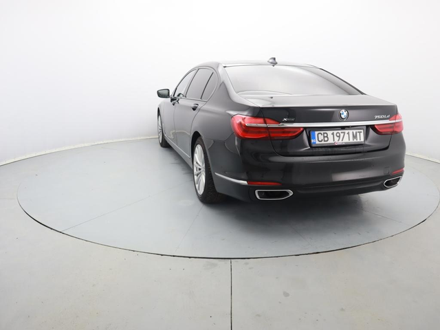 BMW 750 - автомобили, коли, обяви за нови и употребявани 19